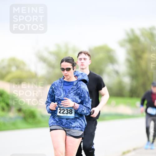 07.04.2024 - 43. Internationalen Wilhelmsburger Insellauf Dr. Thomas Lammeyer http://msf.ph/oto/6043824 07.04.2024 10:43:11 Laufen 2238 meine-sportfotos.de