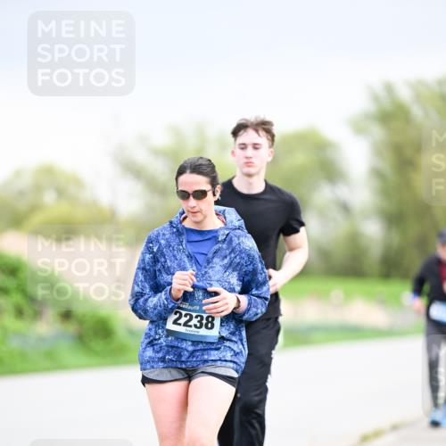 07.04.2024 - 43. Internationalen Wilhelmsburger Insellauf Dr. Thomas Lammeyer http://msf.ph/oto/6043826 07.04.2024 10:43:11 Laufen 2238 meine-sportfotos.de
