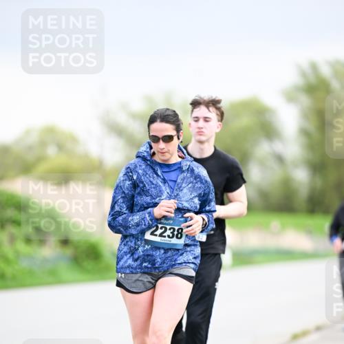 07.04.2024 - 43. Internationalen Wilhelmsburger Insellauf Dr. Thomas Lammeyer http://msf.ph/oto/6043828 07.04.2024 10:43:11 Laufen 2238 meine-sportfotos.de