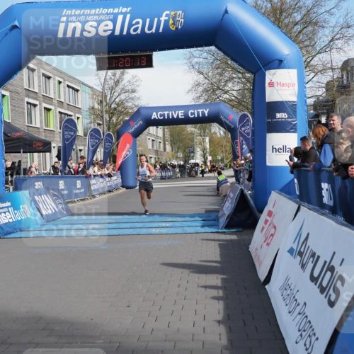 07.04.2024 - 43. Internationalen Wilhelmsburger Insellauf MichiJ http://msf.ph/oto/6043832 07.04.2024 11:20:12 Ziel 2124 meine-sportfotos.de