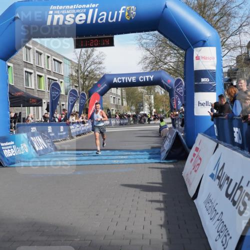 07.04.2024 - 43. Internationalen Wilhelmsburger Insellauf MichiJ http://msf.ph/oto/6043835 07.04.2024 11:20:13 Ziel 2124 meine-sportfotos.de