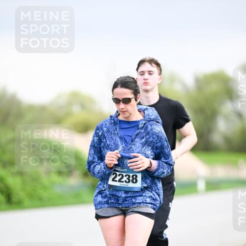 07.04.2024 - 43. Internationalen Wilhelmsburger Insellauf Dr. Thomas Lammeyer http://msf.ph/oto/6043840 07.04.2024 10:43:12 Laufen 2238 meine-sportfotos.de