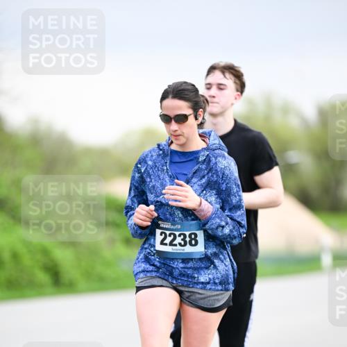 07.04.2024 - 43. Internationalen Wilhelmsburger Insellauf Dr. Thomas Lammeyer http://msf.ph/oto/6043847 07.04.2024 10:43:12 Laufen 2238 meine-sportfotos.de