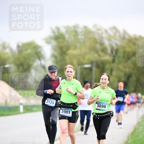 07.04.2024 - 43. Internationalen Wilhelmsburger Insellauf Dr. Thomas Lammeyer http://msf.ph/oto/6043851 07.04.2024 10:43:14 Laufen 2125, 2901, 3699 meine-sportfotos.de