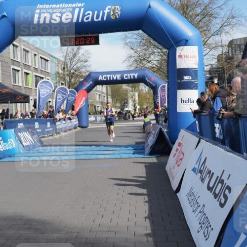 07.04.2024 - 43. Internationalen Wilhelmsburger Insellauf MichiJ http://msf.ph/oto/6043864 07.04.2024 11:20:28 Ziel 3496, 4311 meine-sportfotos.de