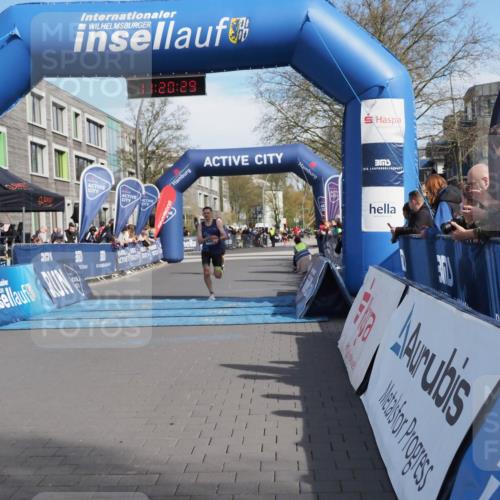 07.04.2024 - 43. Internationalen Wilhelmsburger Insellauf MichiJ http://msf.ph/oto/6043867 07.04.2024 11:20:28 Ziel 3496, 4311 meine-sportfotos.de