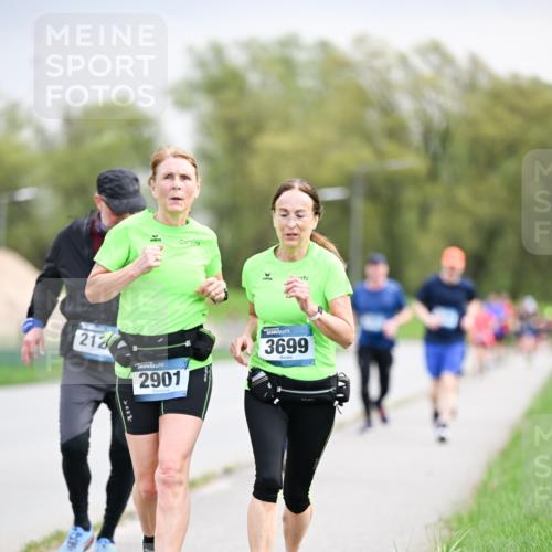07.04.2024 - 43. Internationalen Wilhelmsburger Insellauf Dr. Thomas Lammeyer http://msf.ph/oto/6043871 07.04.2024 10:43:16 Laufen 212, 2901, 3699 meine-sportfotos.de