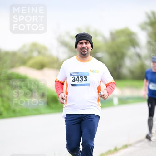 07.04.2024 - 43. Internationalen Wilhelmsburger Insellauf Dr. Thomas Lammeyer http://msf.ph/oto/6043906 07.04.2024 10:43:22 Laufen 3433 meine-sportfotos.de