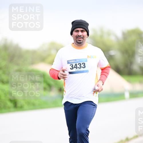 07.04.2024 - 43. Internationalen Wilhelmsburger Insellauf Dr. Thomas Lammeyer http://msf.ph/oto/6043918 07.04.2024 10:43:23 Laufen 3433 meine-sportfotos.de