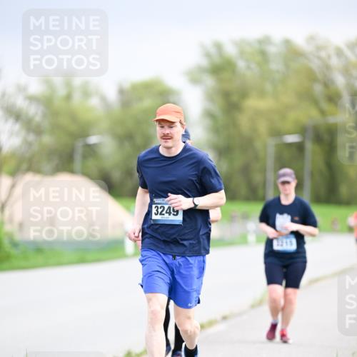 07.04.2024 - 43. Internationalen Wilhelmsburger Insellauf Dr. Thomas Lammeyer http://msf.ph/oto/6043928 07.04.2024 10:43:25 Laufen 3249 meine-sportfotos.de
