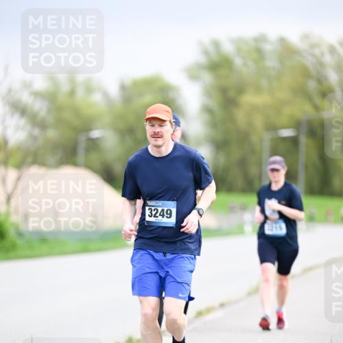 07.04.2024 - 43. Internationalen Wilhelmsburger Insellauf Dr. Thomas Lammeyer http://msf.ph/oto/6043931 07.04.2024 10:43:25 Laufen 3249 meine-sportfotos.de