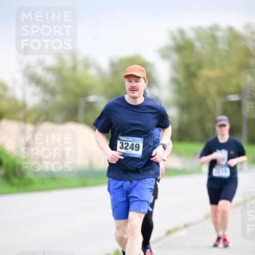 07.04.2024 - 43. Internationalen Wilhelmsburger Insellauf Dr. Thomas Lammeyer http://msf.ph/oto/6043935 07.04.2024 10:43:25 Laufen 3249 meine-sportfotos.de