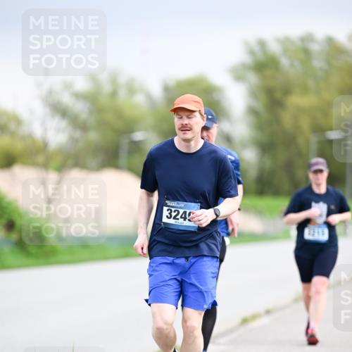 07.04.2024 - 43. Internationalen Wilhelmsburger Insellauf Dr. Thomas Lammeyer http://msf.ph/oto/6043938 07.04.2024 10:43:25 Laufen 324 meine-sportfotos.de