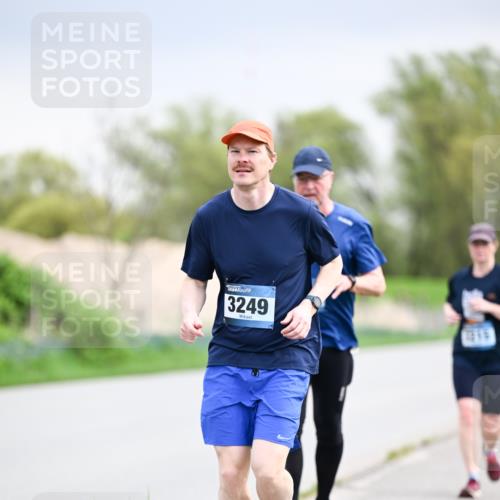 07.04.2024 - 43. Internationalen Wilhelmsburger Insellauf Dr. Thomas Lammeyer http://msf.ph/oto/6043945 07.04.2024 10:43:26 Laufen 3249 meine-sportfotos.de