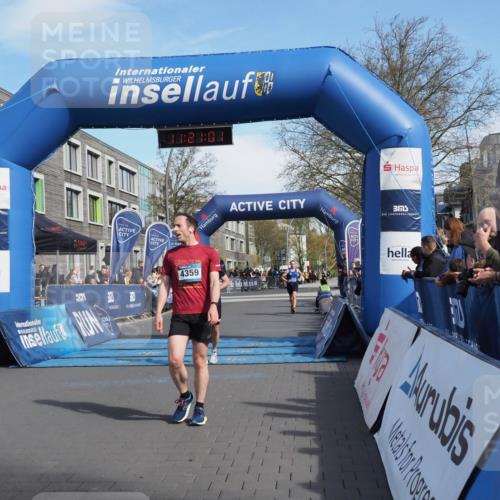 07.04.2024 - 43. Internationalen Wilhelmsburger Insellauf MichiJ http://msf.ph/oto/6043950 07.04.2024 11:21:00 Ziel 2438, 3950, 4359 meine-sportfotos.de