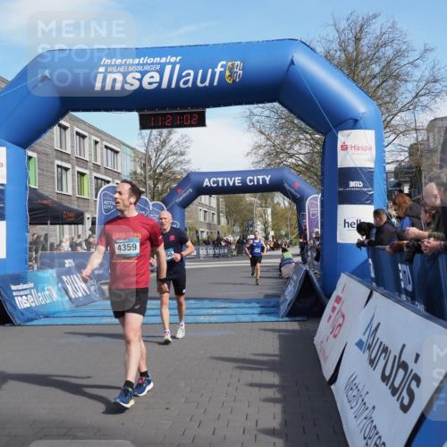 07.04.2024 - 43. Internationalen Wilhelmsburger Insellauf MichiJ http://msf.ph/oto/6043952 07.04.2024 11:21:01 Ziel 2438, 3950 meine-sportfotos.de