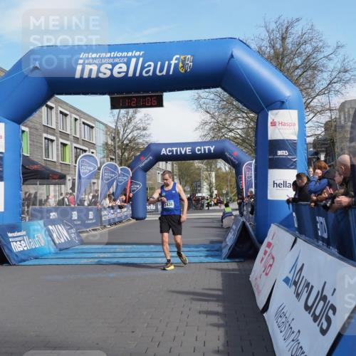 07.04.2024 - 43. Internationalen Wilhelmsburger Insellauf MichiJ http://msf.ph/oto/6043957 07.04.2024 11:21:05 Ziel 2438 meine-sportfotos.de