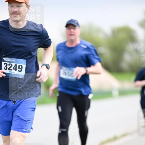 07.04.2024 - 43. Internationalen Wilhelmsburger Insellauf Dr. Thomas Lammeyer http://msf.ph/oto/6043969 07.04.2024 10:43:27 Laufen 3249 meine-sportfotos.de