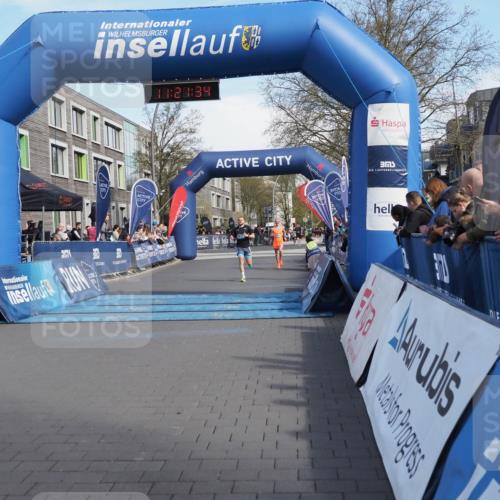07.04.2024 - 43. Internationalen Wilhelmsburger Insellauf MichiJ http://msf.ph/oto/6043991 07.04.2024 11:21:33 Ziel 3037, 3858, 4414 meine-sportfotos.de