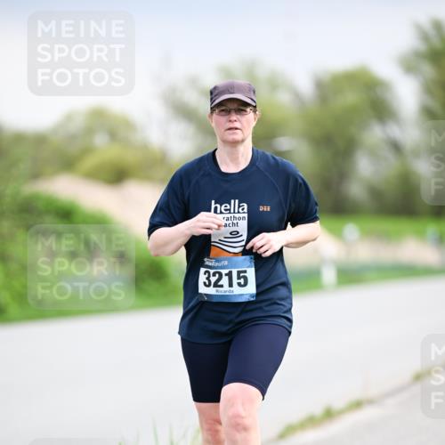 07.04.2024 - 43. Internationalen Wilhelmsburger Insellauf Dr. Thomas Lammeyer http://msf.ph/oto/6043997 07.04.2024 10:43:30 Laufen 3215 meine-sportfotos.de