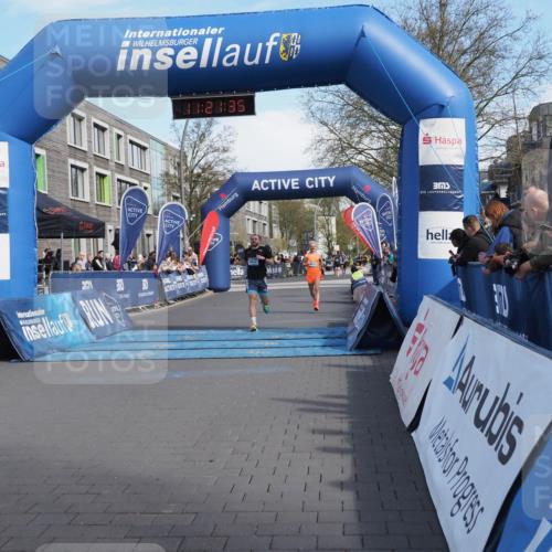 07.04.2024 - 43. Internationalen Wilhelmsburger Insellauf MichiJ http://msf.ph/oto/6043999 07.04.2024 11:21:34 Ziel 3037, 3858, 4414 meine-sportfotos.de