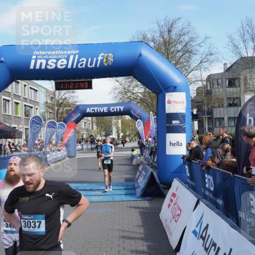 07.04.2024 - 43. Internationalen Wilhelmsburger Insellauf MichiJ http://msf.ph/oto/6044038 07.04.2024 11:21:48 Ziel 2437, 2499, 3367 meine-sportfotos.de