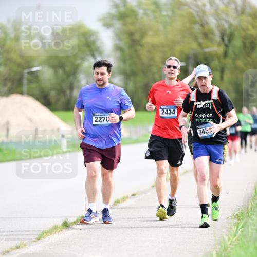 07.04.2024 - 43. Internationalen Wilhelmsburger Insellauf Dr. Thomas Lammeyer http://msf.ph/oto/6044042 07.04.2024 10:43:53 Laufen 2276, 2434, 245 meine-sportfotos.de