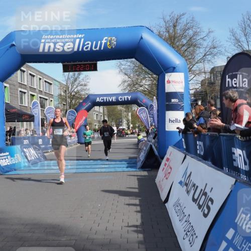 07.04.2024 - 43. Internationalen Wilhelmsburger Insellauf MichiJ http://msf.ph/oto/6044059 07.04.2024 11:22:00 Ziel 2315, 2513, 3791, 3944, 4091 meine-sportfotos.de