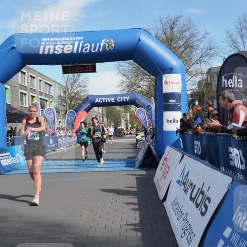 07.04.2024 - 43. Internationalen Wilhelmsburger Insellauf MichiJ http://msf.ph/oto/6044065 07.04.2024 11:22:01 Ziel 2315, 2513, 3791, 3944, 4091 meine-sportfotos.de