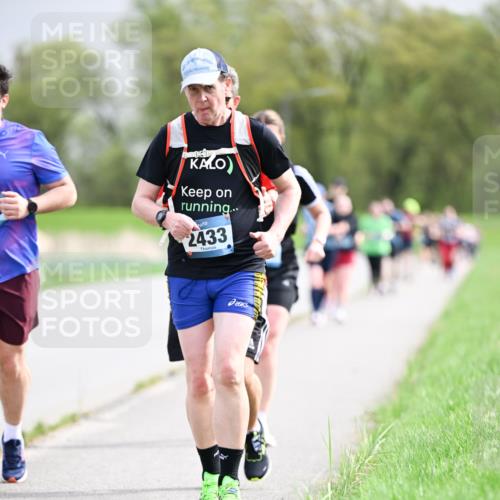 07.04.2024 - 43. Internationalen Wilhelmsburger Insellauf Dr. Thomas Lammeyer http://msf.ph/oto/6044087 07.04.2024 10:43:55 Laufen 2433 meine-sportfotos.de