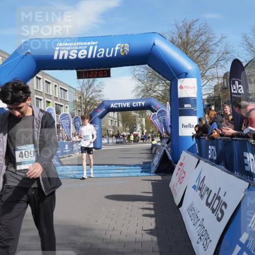 07.04.2024 - 43. Internationalen Wilhelmsburger Insellauf MichiJ http://msf.ph/oto/6044088 07.04.2024 11:22:07 Ziel 2315, 2513, 3180, 3394 meine-sportfotos.de