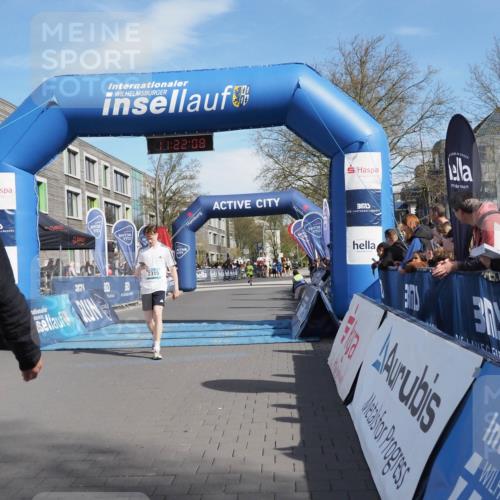 07.04.2024 - 43. Internationalen Wilhelmsburger Insellauf MichiJ http://msf.ph/oto/6044090 07.04.2024 11:22:07 Ziel 2315, 2513, 3180, 3394 meine-sportfotos.de