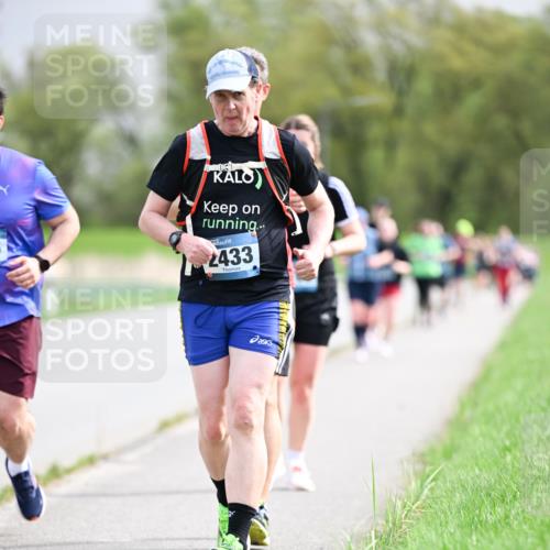 07.04.2024 - 43. Internationalen Wilhelmsburger Insellauf Dr. Thomas Lammeyer http://msf.ph/oto/6044091 07.04.2024 10:43:55 Laufen 2433 meine-sportfotos.de