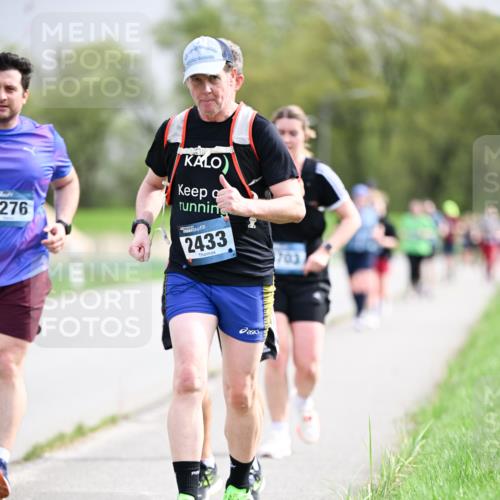 07.04.2024 - 43. Internationalen Wilhelmsburger Insellauf Dr. Thomas Lammeyer http://msf.ph/oto/6044098 07.04.2024 10:43:55 Laufen 276, 2433, 703 meine-sportfotos.de