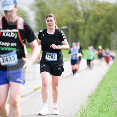07.04.2024 - 43. Internationalen Wilhelmsburger Insellauf Dr. Thomas Lammeyer http://msf.ph/oto/6044115 07.04.2024 10:43:57 Laufen 2433, 3703 meine-sportfotos.de