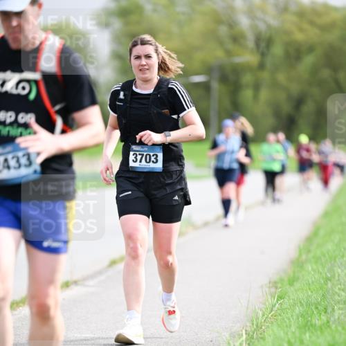 07.04.2024 - 43. Internationalen Wilhelmsburger Insellauf Dr. Thomas Lammeyer http://msf.ph/oto/6044119 07.04.2024 10:43:57 Laufen 2433, 3703 meine-sportfotos.de