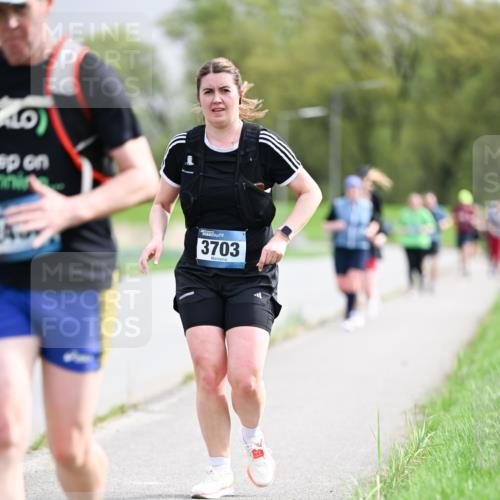 07.04.2024 - 43. Internationalen Wilhelmsburger Insellauf Dr. Thomas Lammeyer http://msf.ph/oto/6044122 07.04.2024 10:43:57 Laufen 3703 meine-sportfotos.de