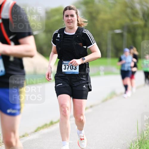 07.04.2024 - 43. Internationalen Wilhelmsburger Insellauf Dr. Thomas Lammeyer http://msf.ph/oto/6044136 07.04.2024 10:43:58 Laufen 3703 meine-sportfotos.de