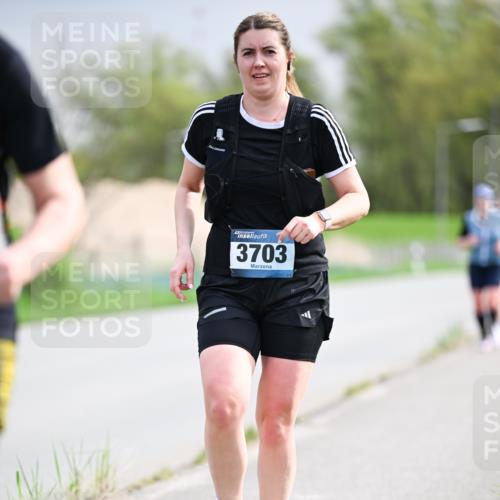 07.04.2024 - 43. Internationalen Wilhelmsburger Insellauf Dr. Thomas Lammeyer http://msf.ph/oto/6044150 07.04.2024 10:43:58 Laufen 3703 meine-sportfotos.de