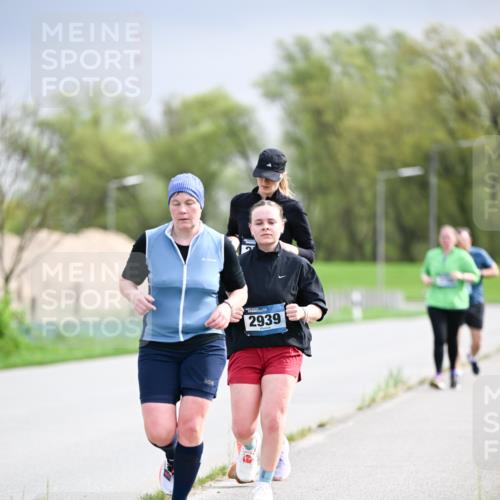 07.04.2024 - 43. Internationalen Wilhelmsburger Insellauf Dr. Thomas Lammeyer http://msf.ph/oto/6044172 07.04.2024 10:44:07 Laufen 2939 meine-sportfotos.de