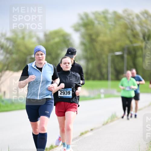 07.04.2024 - 43. Internationalen Wilhelmsburger Insellauf Dr. Thomas Lammeyer http://msf.ph/oto/6044182 07.04.2024 10:44:07 Laufen 2939 meine-sportfotos.de