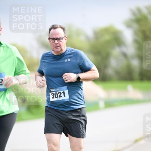 07.04.2024 - 43. Internationalen Wilhelmsburger Insellauf Dr. Thomas Lammeyer http://msf.ph/oto/6044257 07.04.2024 10:44:19 Laufen 3021 meine-sportfotos.de