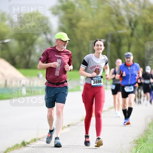 07.04.2024 - 43. Internationalen Wilhelmsburger Insellauf Dr. Thomas Lammeyer http://msf.ph/oto/6044264 07.04.2024 10:44:23 Laufen 3886 meine-sportfotos.de