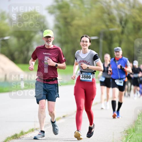 07.04.2024 - 43. Internationalen Wilhelmsburger Insellauf Dr. Thomas Lammeyer http://msf.ph/oto/6044272 07.04.2024 10:44:23 Laufen 3886 meine-sportfotos.de