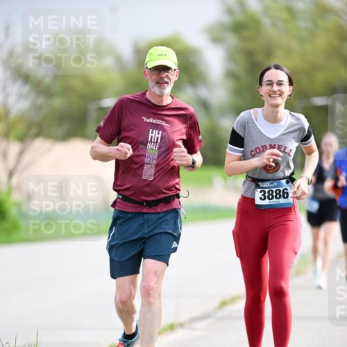 07.04.2024 - 43. Internationalen Wilhelmsburger Insellauf Dr. Thomas Lammeyer http://msf.ph/oto/6044301 07.04.2024 10:44:25 Laufen 3886 meine-sportfotos.de