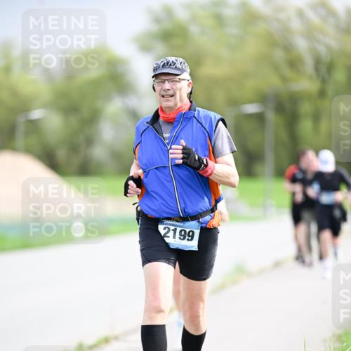 07.04.2024 - 43. Internationalen Wilhelmsburger Insellauf Dr. Thomas Lammeyer http://msf.ph/oto/6044320 07.04.2024 10:44:29 Laufen 2199 meine-sportfotos.de
