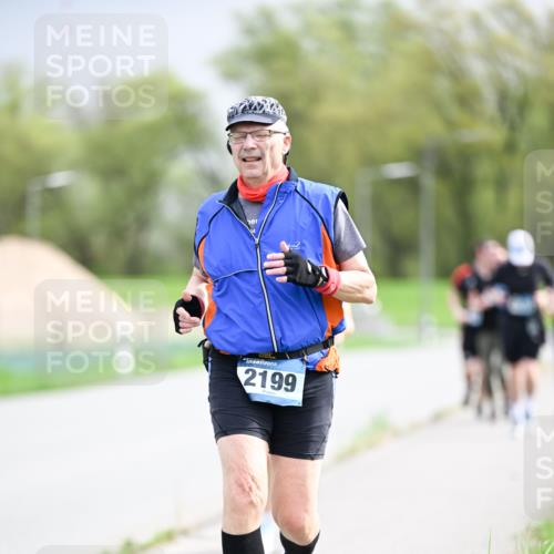 07.04.2024 - 43. Internationalen Wilhelmsburger Insellauf Dr. Thomas Lammeyer http://msf.ph/oto/6044323 07.04.2024 10:44:29 Laufen 2199 meine-sportfotos.de