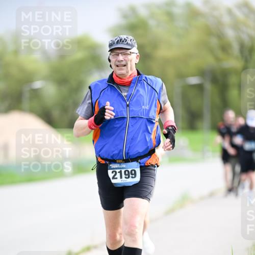 07.04.2024 - 43. Internationalen Wilhelmsburger Insellauf Dr. Thomas Lammeyer http://msf.ph/oto/6044330 07.04.2024 10:44:29 Laufen 2199 meine-sportfotos.de
