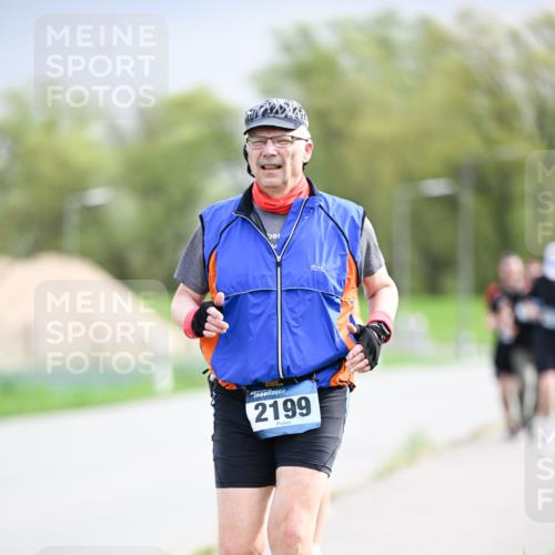 07.04.2024 - 43. Internationalen Wilhelmsburger Insellauf Dr. Thomas Lammeyer http://msf.ph/oto/6044333 07.04.2024 10:44:30 Laufen 2199 meine-sportfotos.de