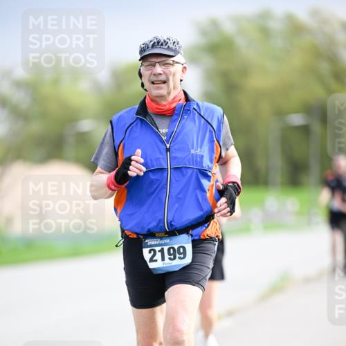 07.04.2024 - 43. Internationalen Wilhelmsburger Insellauf Dr. Thomas Lammeyer http://msf.ph/oto/6044343 07.04.2024 10:44:30 Laufen 2199 meine-sportfotos.de